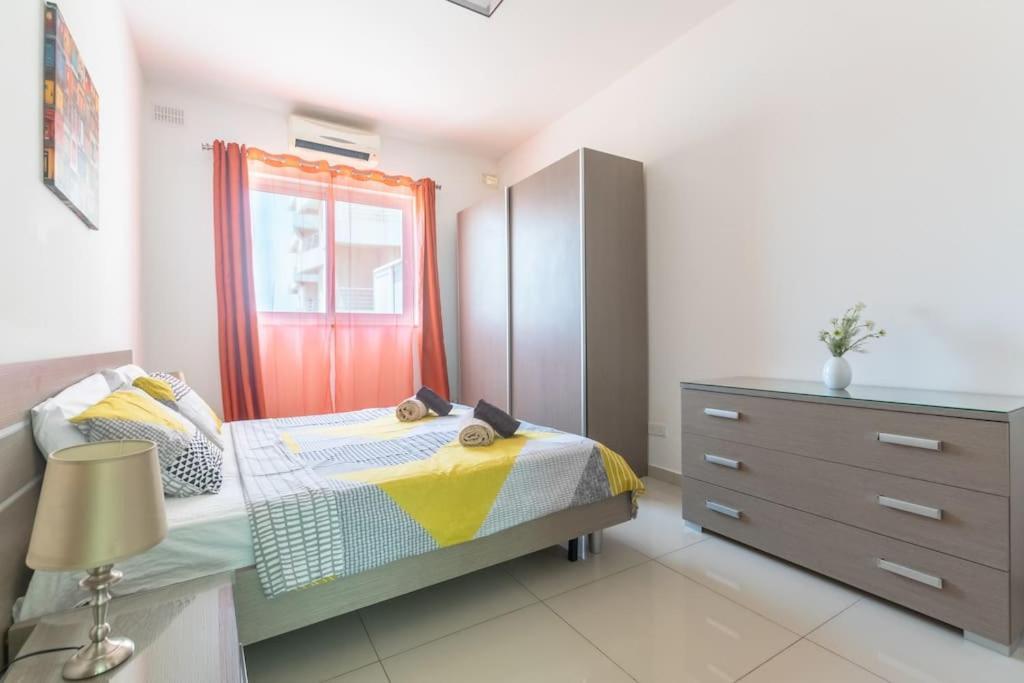 Penthouse With Side Sea View * Сент-Полс-Бей