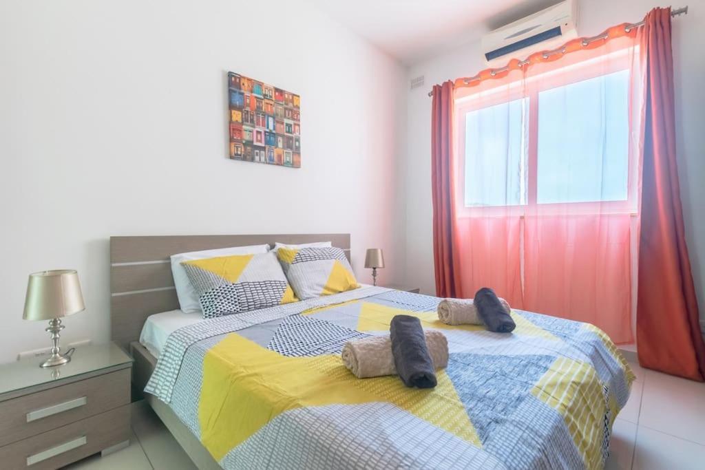 Апартаменты Penthouse With Side Sea View