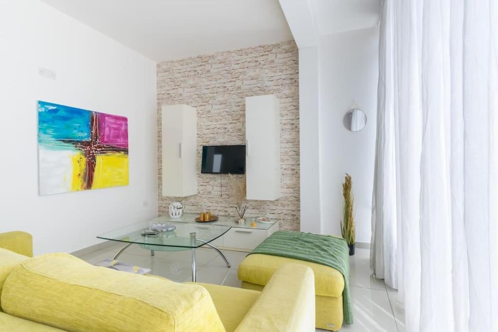 Penthouse With Side Sea View Апартаменты Сент-Полс-Бей