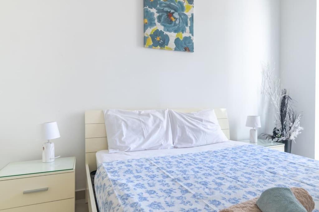 Penthouse With Side Sea View Сент-Полс-Бей