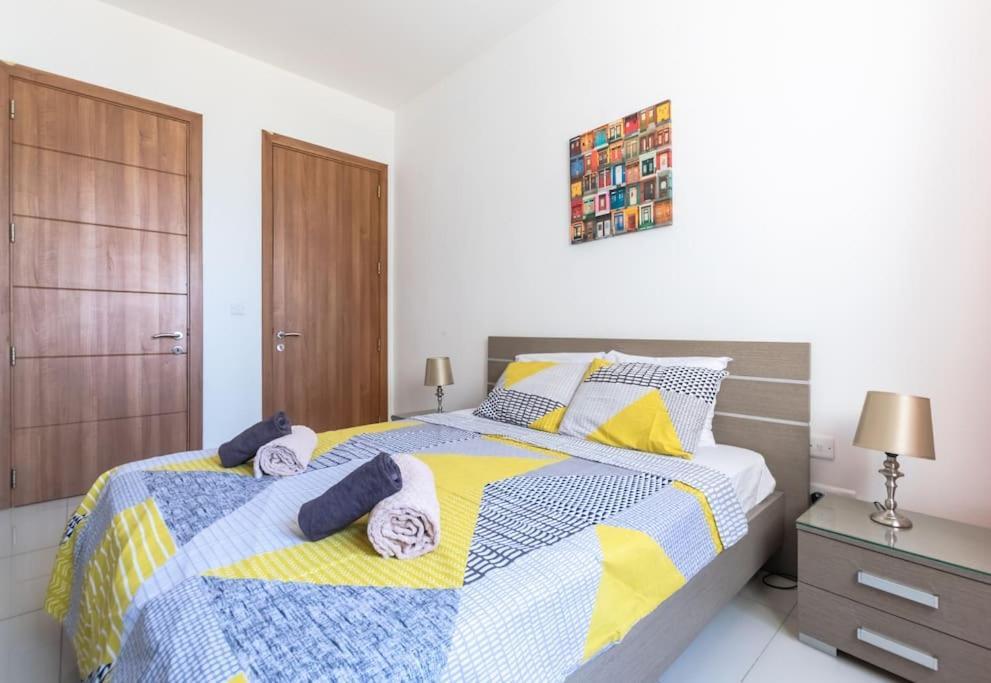 Penthouse With Side Sea View Сент-Полс-Бей