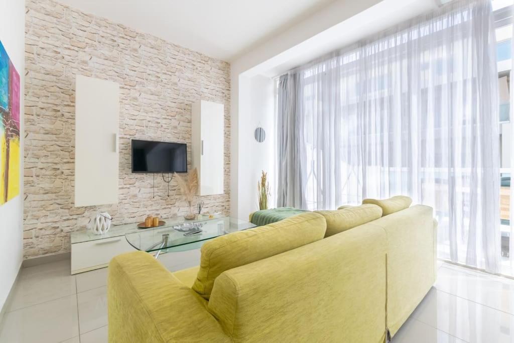 Penthouse With Side Sea View Сент-Полс-Бей